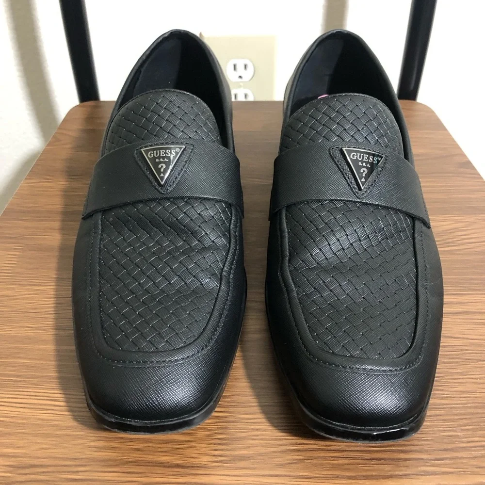 GUESS Men’s Workwear Slip On Size 11M Casual Black Loafer Dress Shoes Traveling
